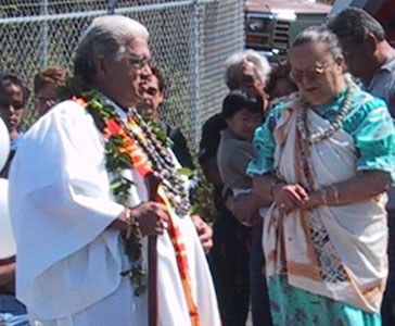 Waiohuli_Nina_Chanting.jpg